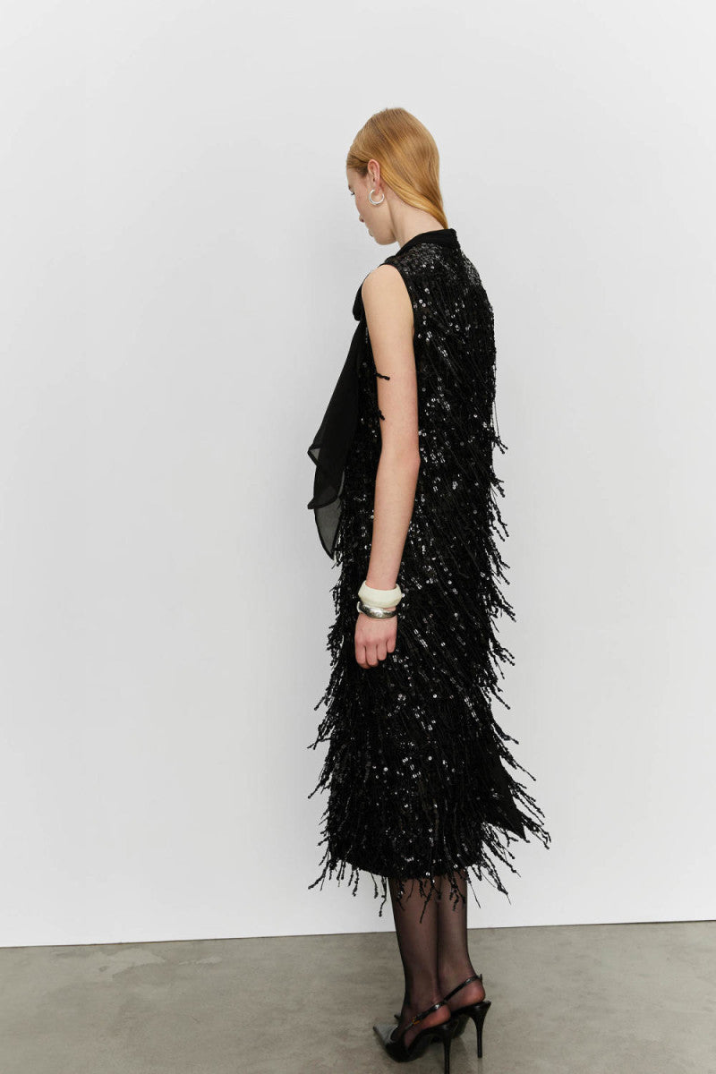 Abito midi nero con frange e paillettes