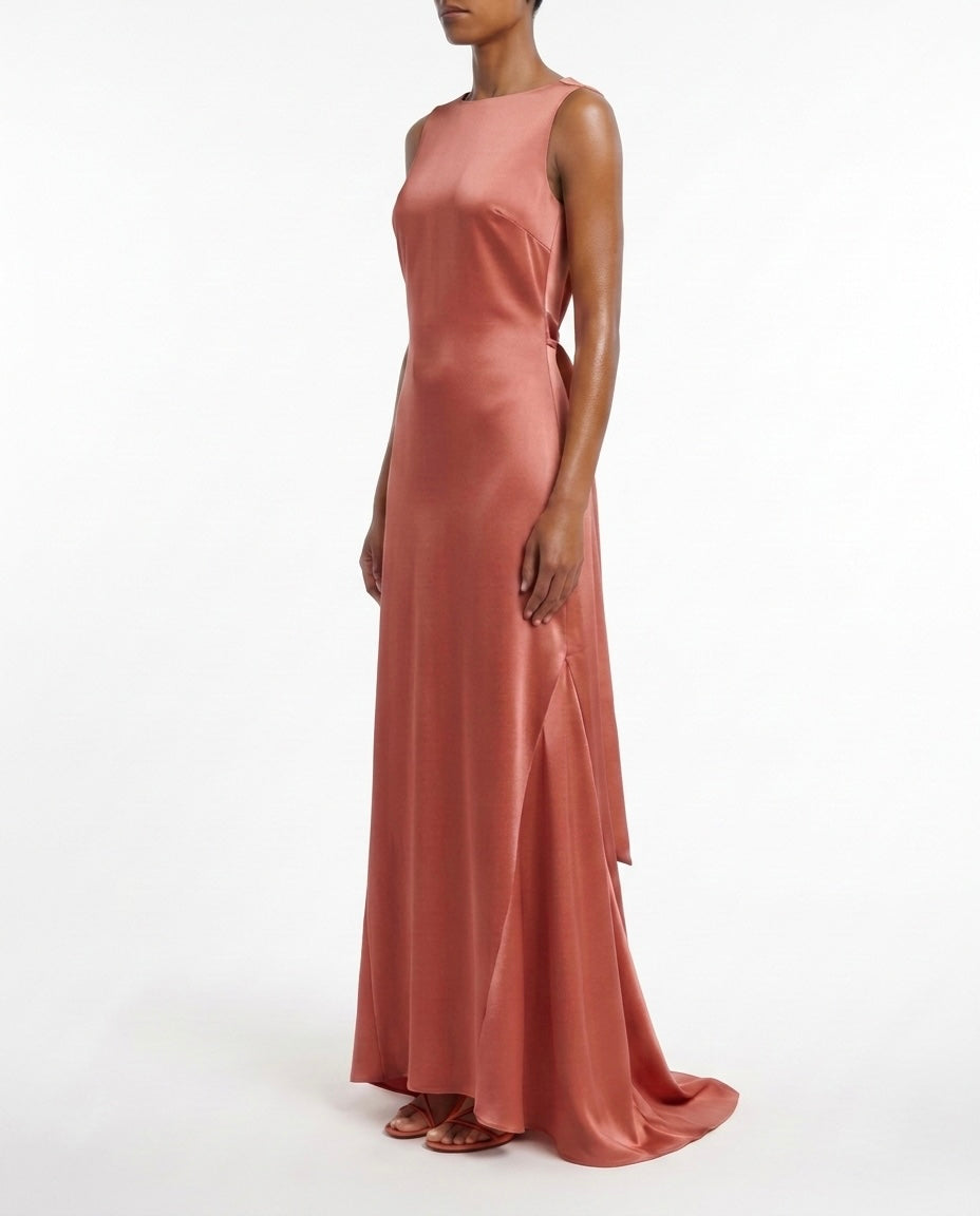 Abito lungo satinato senza maniche