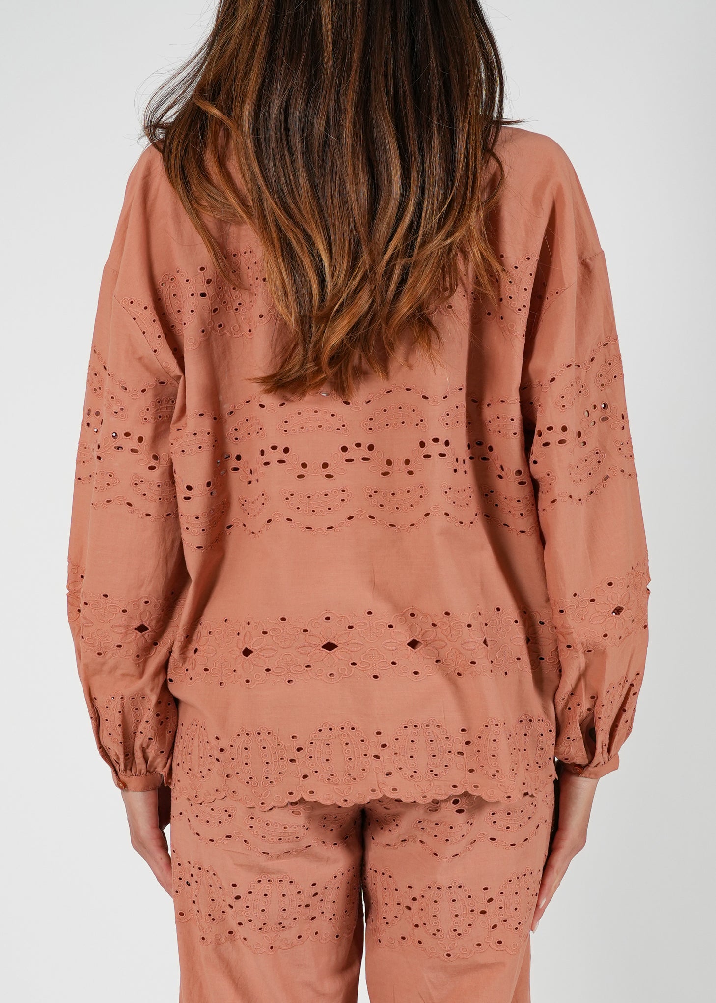 Camicia over in sangallo