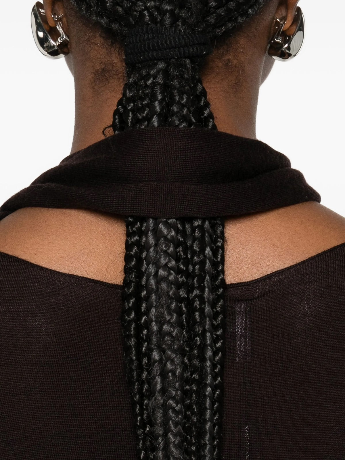 Maglione con dettaglio cut-out sullo scollo