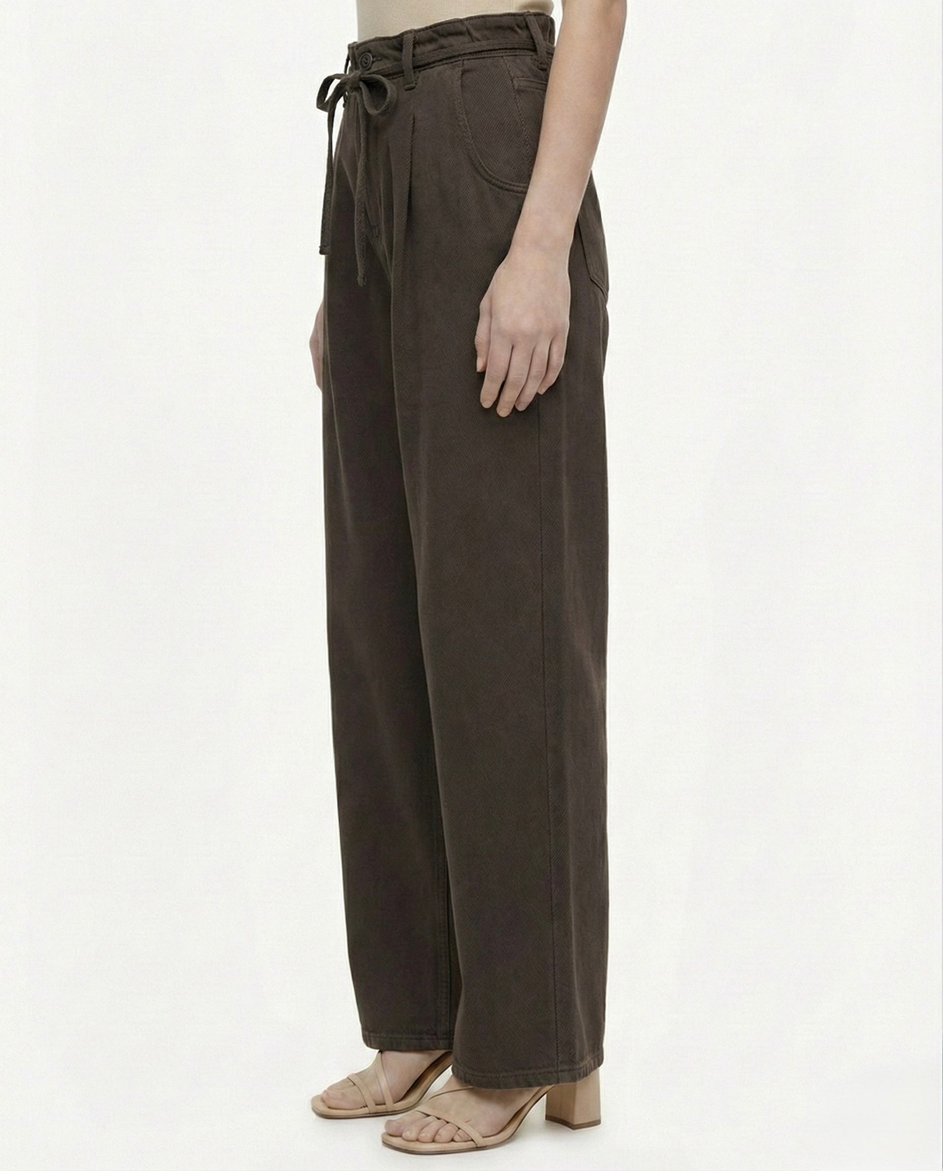 Pantaloni jeans con coulisse