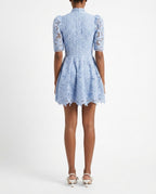 Abito corto in pizzo azzurro