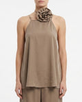 Top halter con fiore applicato