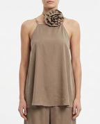 Top halter con fiore applicato