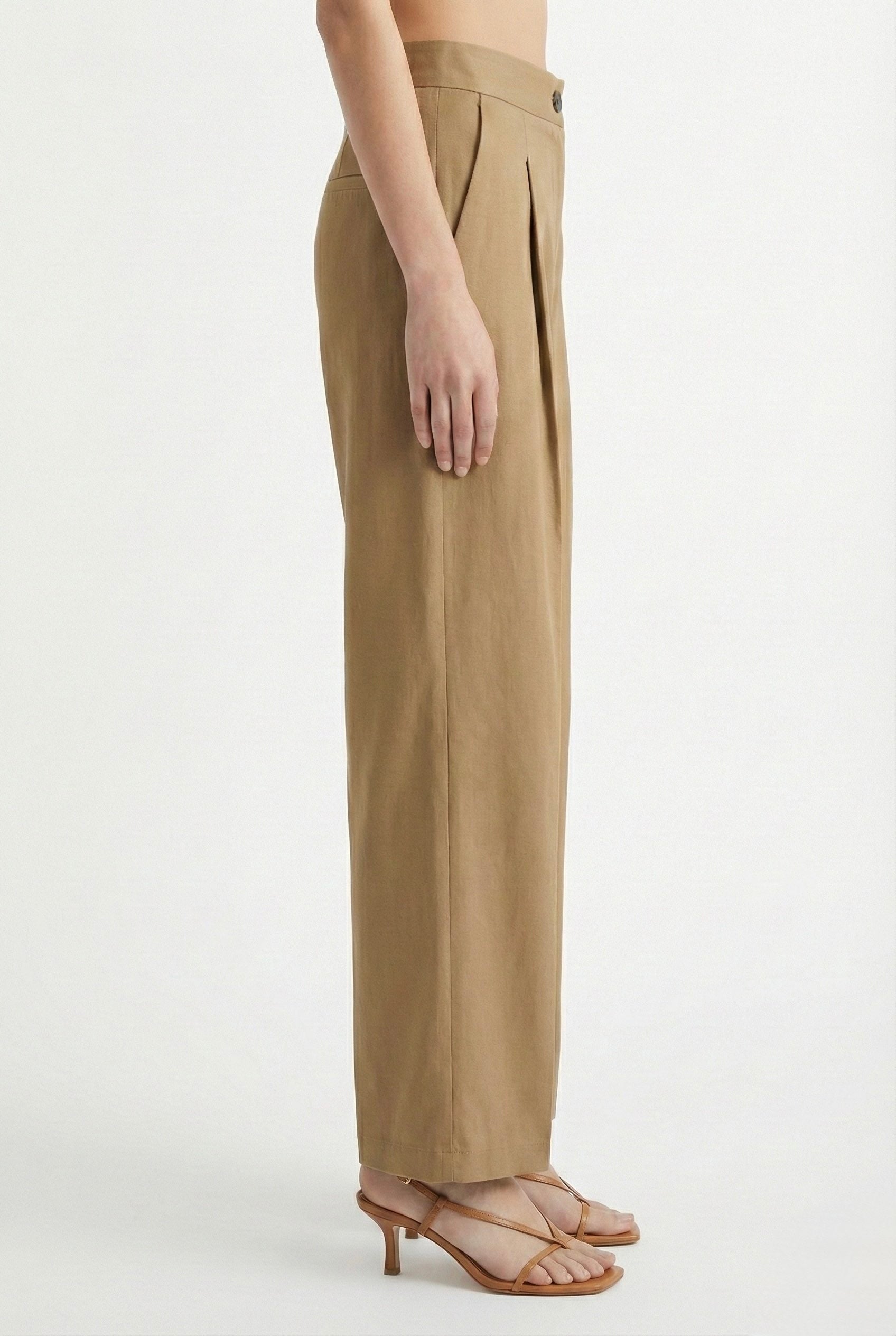 Pantaloni linea morbida